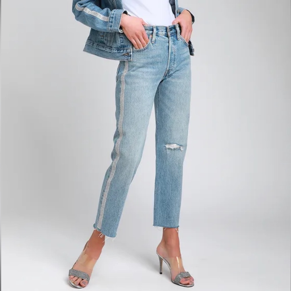 Levi’s 501 Crop Straight Medium Wash Distressed Rhinestone Jeans